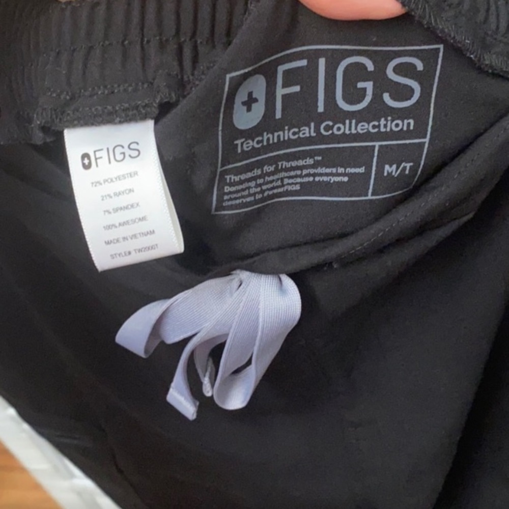 Figs scrubs